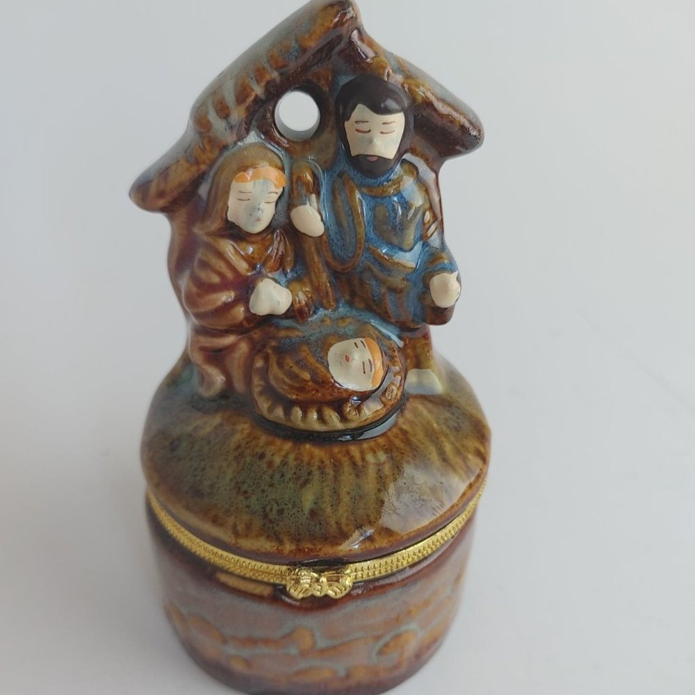 Greenbrier Porcelain Nativity Scene Hinged Trinket Ring Pill Box Christmas